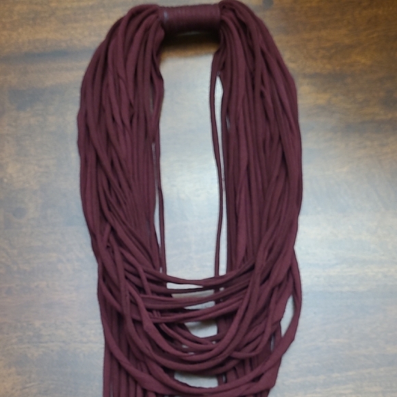 Elegant Burgundy Fringe Scarf - Picture 3 of 4